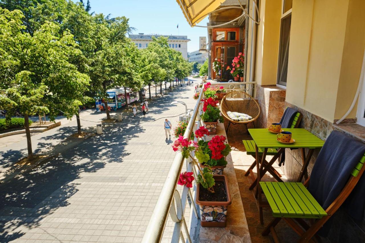 Luxury Nevena Apartment - Bogoridi Super Centre Бургас Экстерьер фото